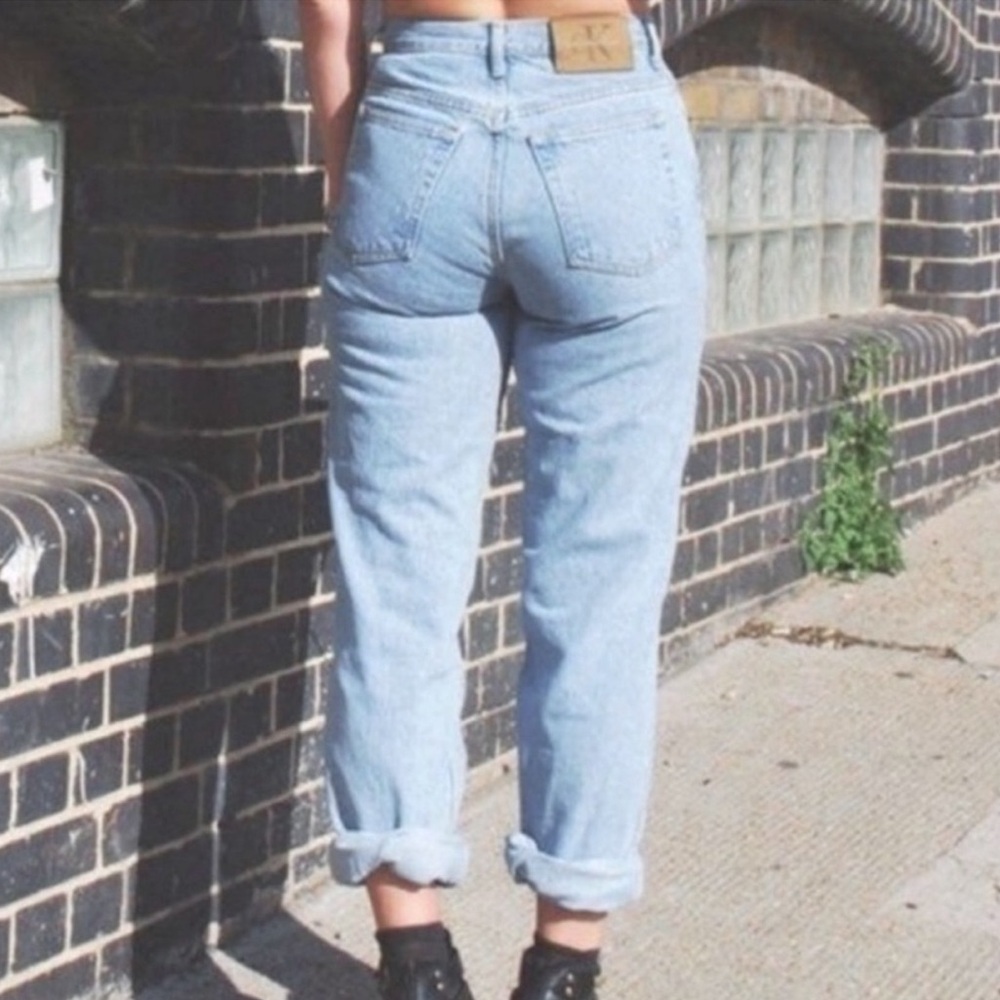 Calvin Klein 90s Light Blue Wash Mom Jeans Size 12/27" Waist